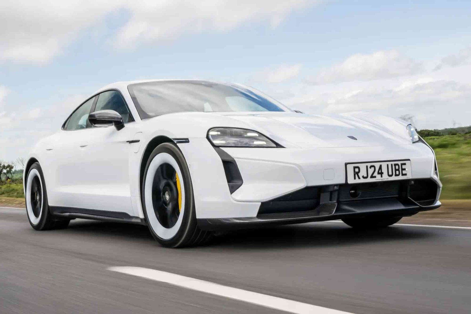 Porsche Taycan in UAE 800V Charging & Maintenance